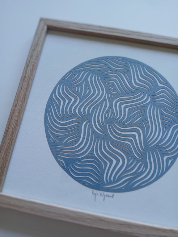 20x20cm papercut, dueblå, indrammet  (2)