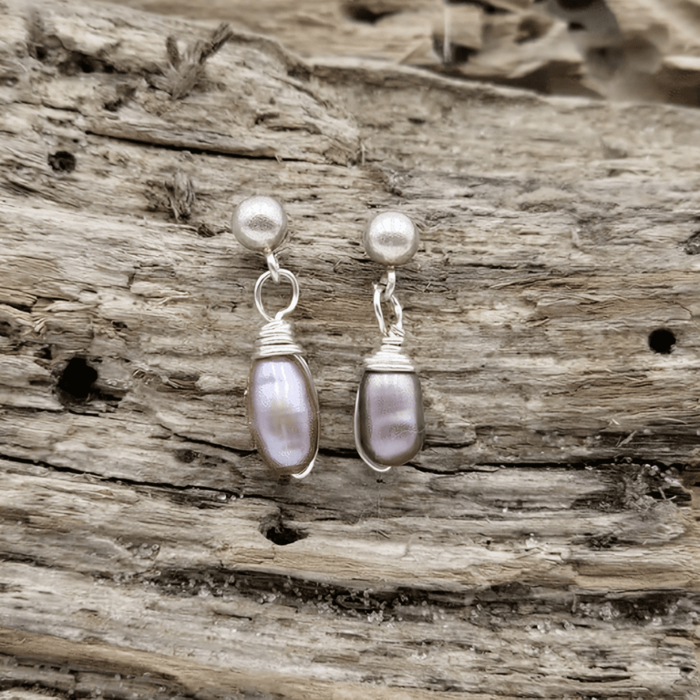 Mørke perle ørestikker.