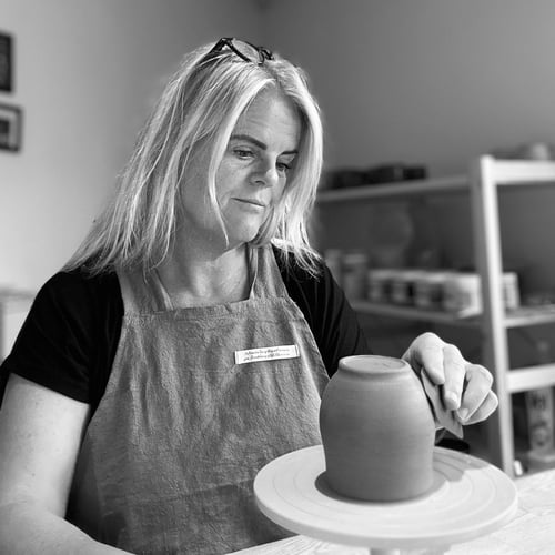 Portræt af HED Keramik