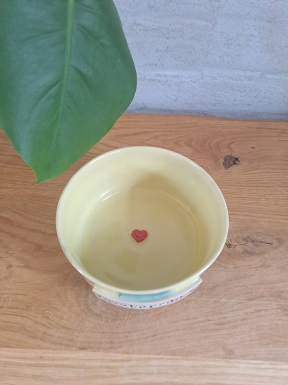 Fredagsslik skålen er 14,5 cm i diameter og 6,5 cm høj billede 3