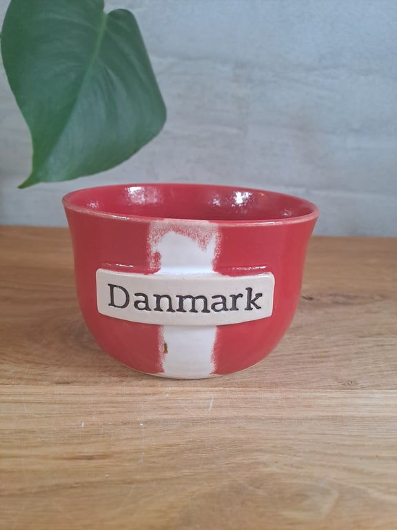 Danmarksskålen er 11,5 cm i diameter og 7 cm høj