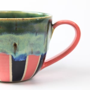 Kop i lyserød, sort og grøn – produktbillede