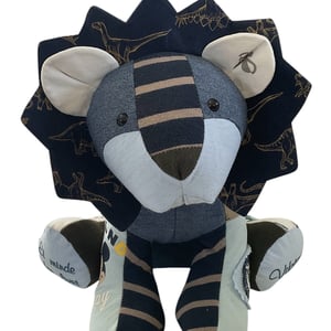 Bamse " Løve " syet af gammelt tøj, eller nyt stof – produktbillede