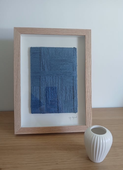 A4, relief papirværk, blå, indrammet 