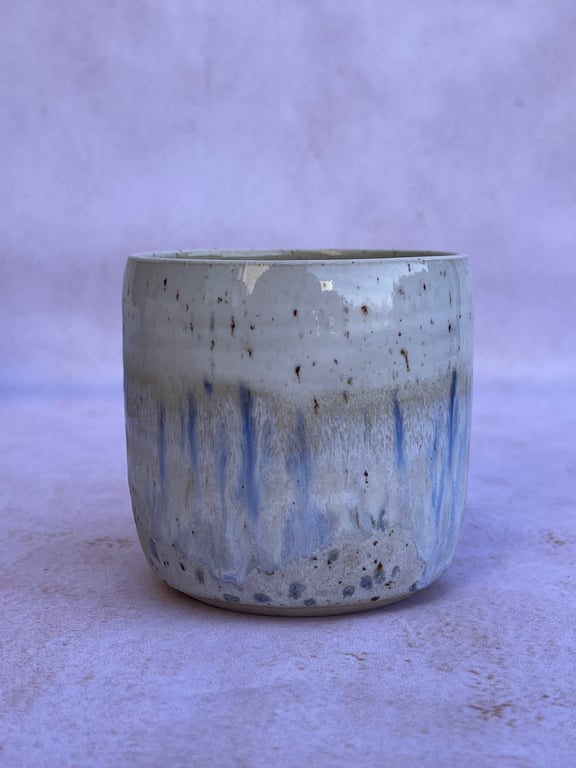 Blå/hvid kop. 280 ml. H: 8 cm billede 2