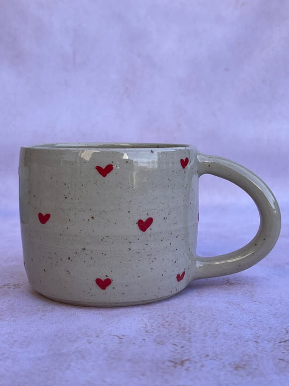 Kop med hjerter. 360 ml. H: 7,5 cm