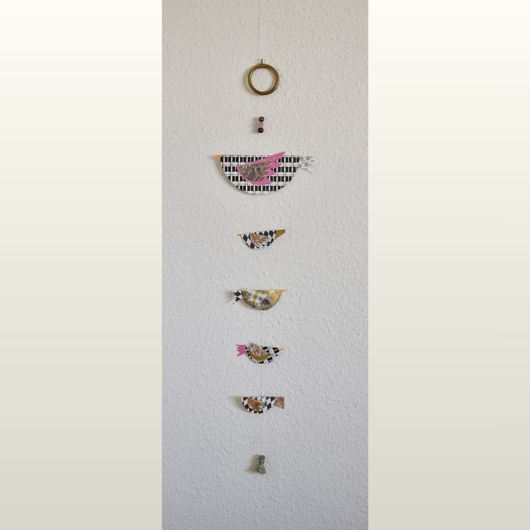 URO-lige fugle - Mobile med sort/hvid, pink og gyldne detaljer