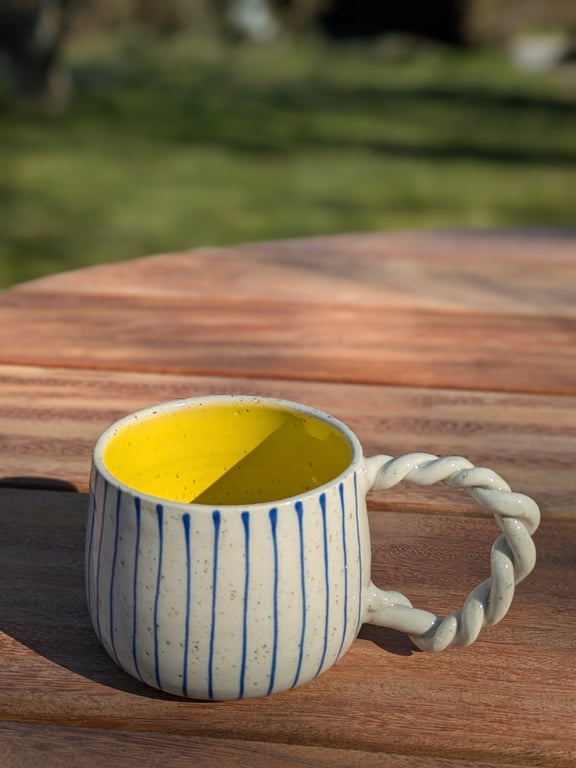 Sno kop gul med blå striber 