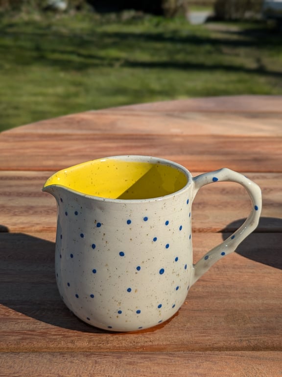 Mælkekande gul med blå prikker 