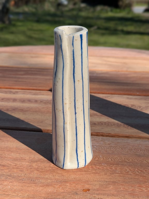 Vase med blå striber 