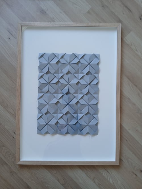 50x70cm, Foldet værk, dueblå, indrammet (6)