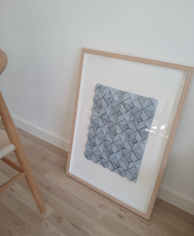 50x70cm, Foldet værk, dueblå, indrammet billede 5