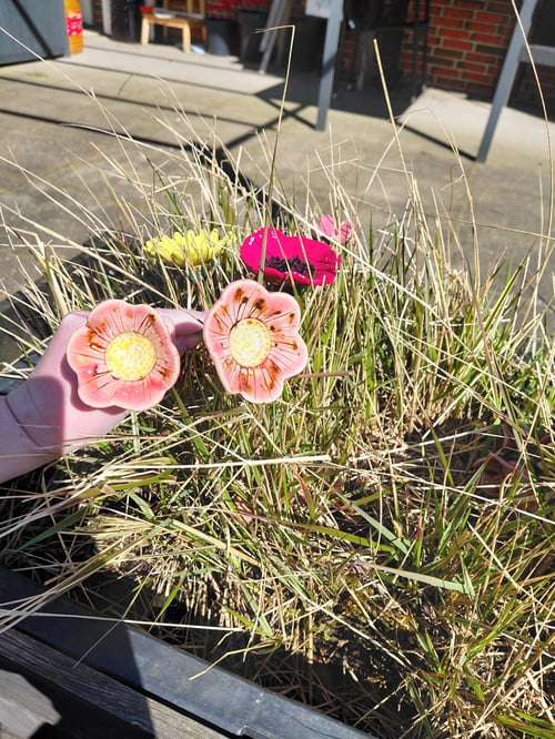 Blomst på stilk lyserød (2)