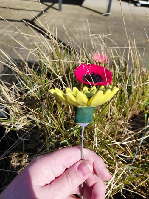Blomst på stilk gul (2)