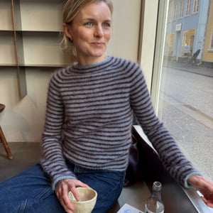 Opskrift: PetiteKnit - FRANKIE BLOUSE  – produktbillede