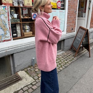 Opskrift: PetiteKnit - LINEA SWEATER – produktbillede