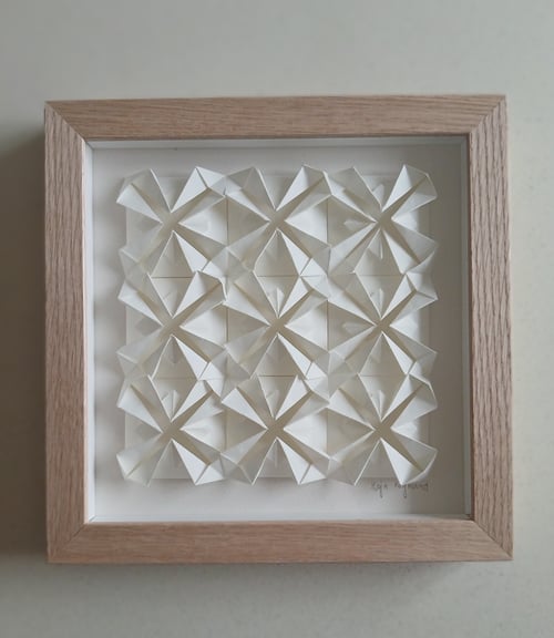 20x20cm, Foldet værk, naturhvid, indrammet 
