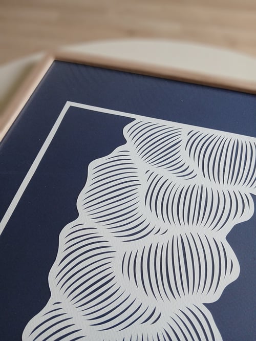 A3, papercut, Marineblå, indrammet  (2)