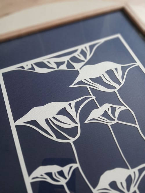 A3, papercut, Marineblå, indrammet  (2)