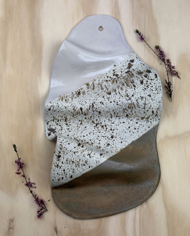 Beige vægrelief - 33 x 19 cm