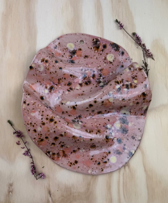 Lysserøde vægrelief - 27 x 22 cm 