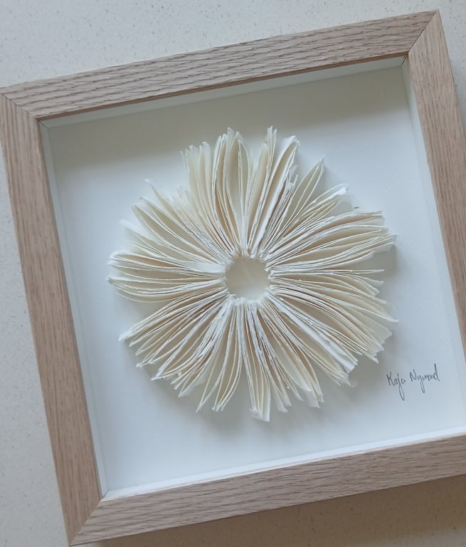 20x20cm, relief, hvid, indrammet  billede 2