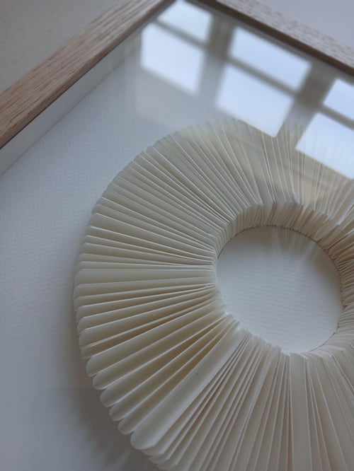 30x30cm, relief. hvid, indrammet  (4)