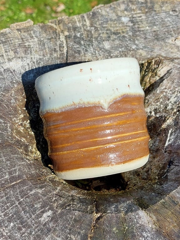 Kop uden hank med 2 glasur farver.  billede 2