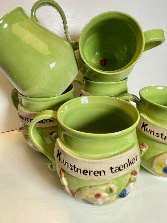 Keramik krus med tekst, Kunstneren tænker.  billede 3