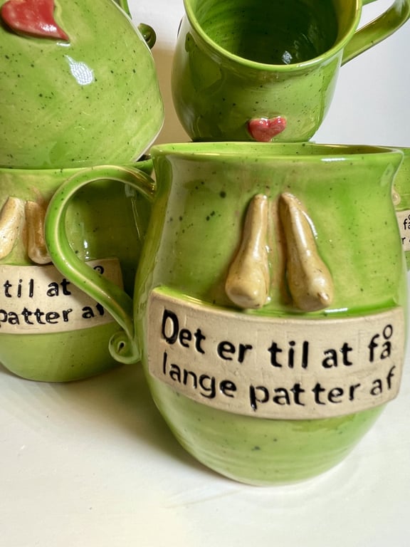 Keramik krus med tekst, Det er til at få lange patter af.  billede 2