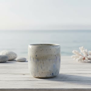 Blå/hvid kop. 280 ml. H: 8 cm – produktbillede