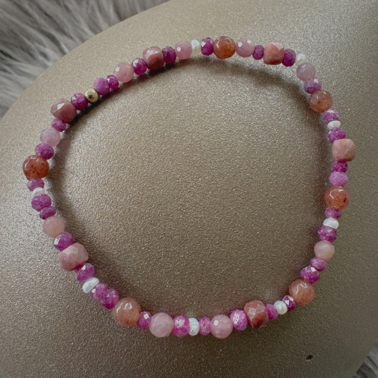Rubin armbånd 2-4 mm