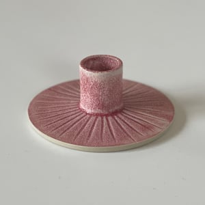 Lysestage med stribe-mønster, meleret rød – produktbillede