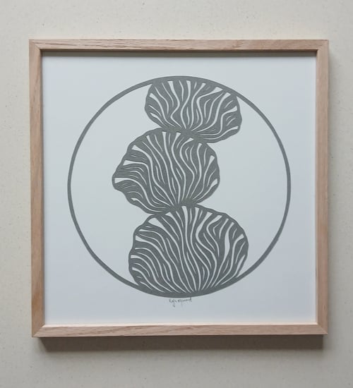 30x30cm, papercut, stengrå, indrammet 