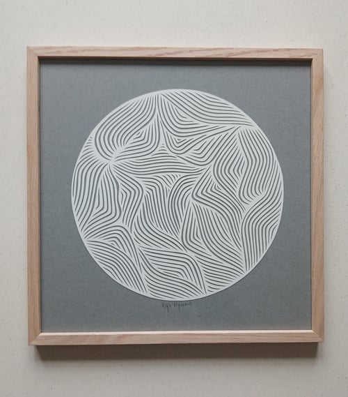30x30cm, papercut, stengrå, indrammet 