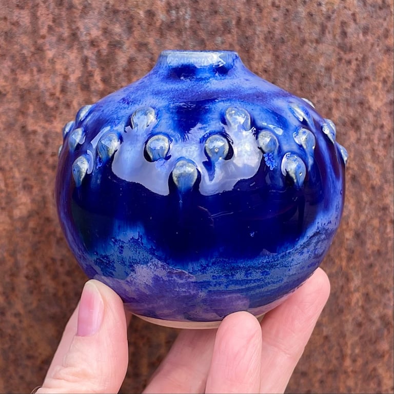 Minivase med blå krystal glasur