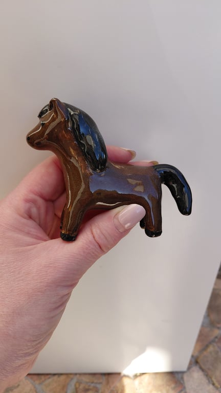 lille kortbenet ponyfigur