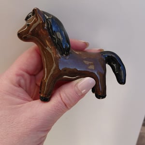 lille kortbenet ponyfigur – produktbillede
