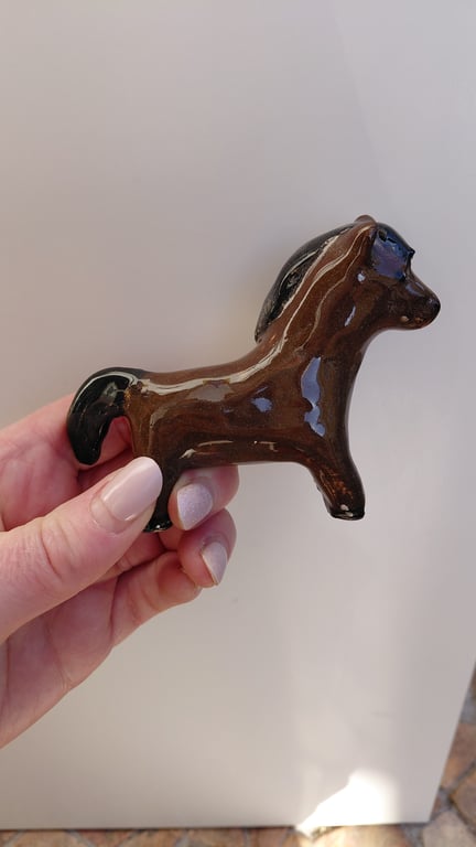 lille kortbenet ponyfigur billede 3