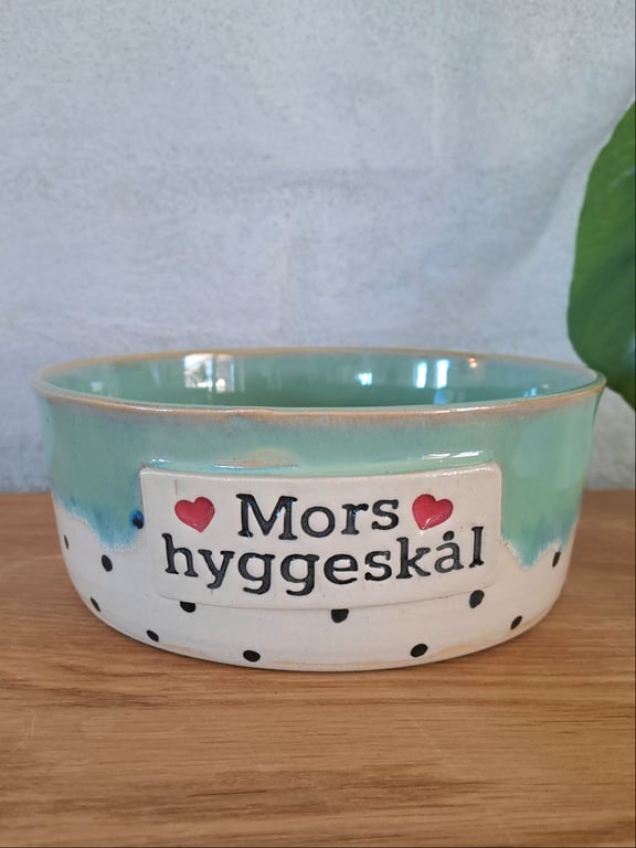 Mors hyggeskål er 6,5 cm høj og 16 cm i diameter