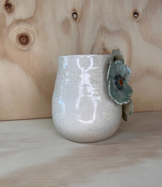 Vase med grønne blomster  billede 3