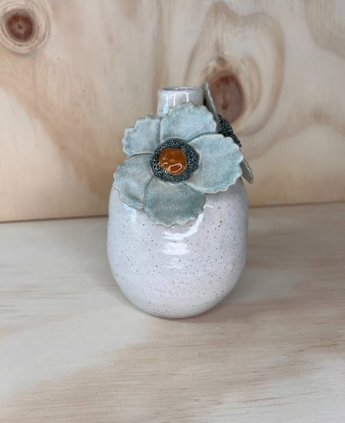 Lille vase med grønne blomster  (4)