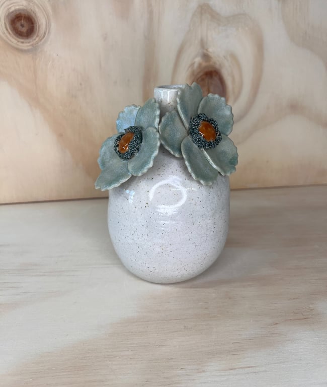 Lille vase med grønne blomster  billede 2