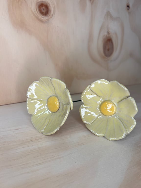 Blomst på stilk lysegul  billede 2