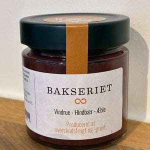 Marmelade - vindrue - hindbær - æble  – produktbillede