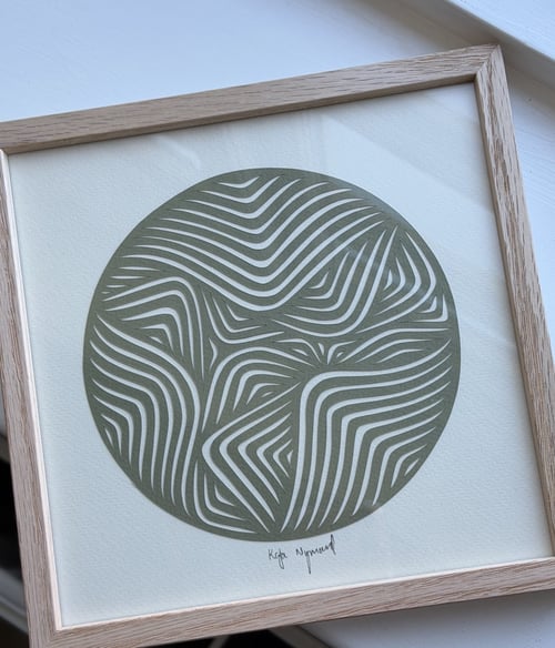 20x20cm, papercut, oliven, indrammet 
