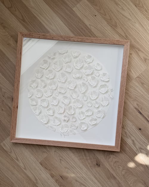 40x40cm, 3D papercut, hvid, indrammet  (8)