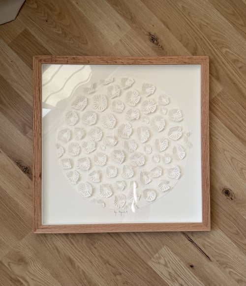 40x40cm, 3D papercut, hvid, indrammet  (2)