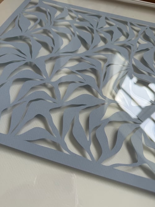 40x50cm, papercut, stålblå, indrammet  (6)