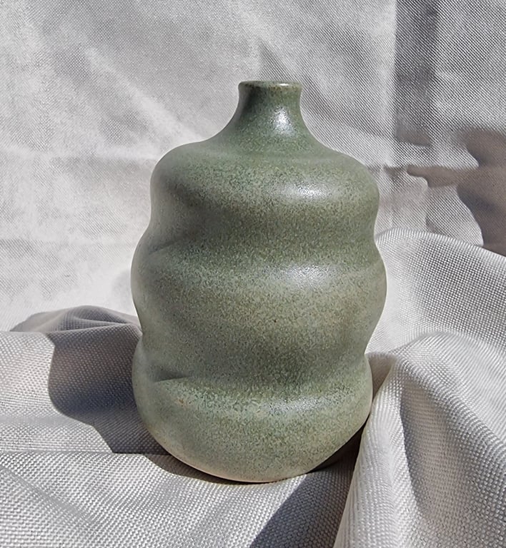 Lille mosgrøn vase 